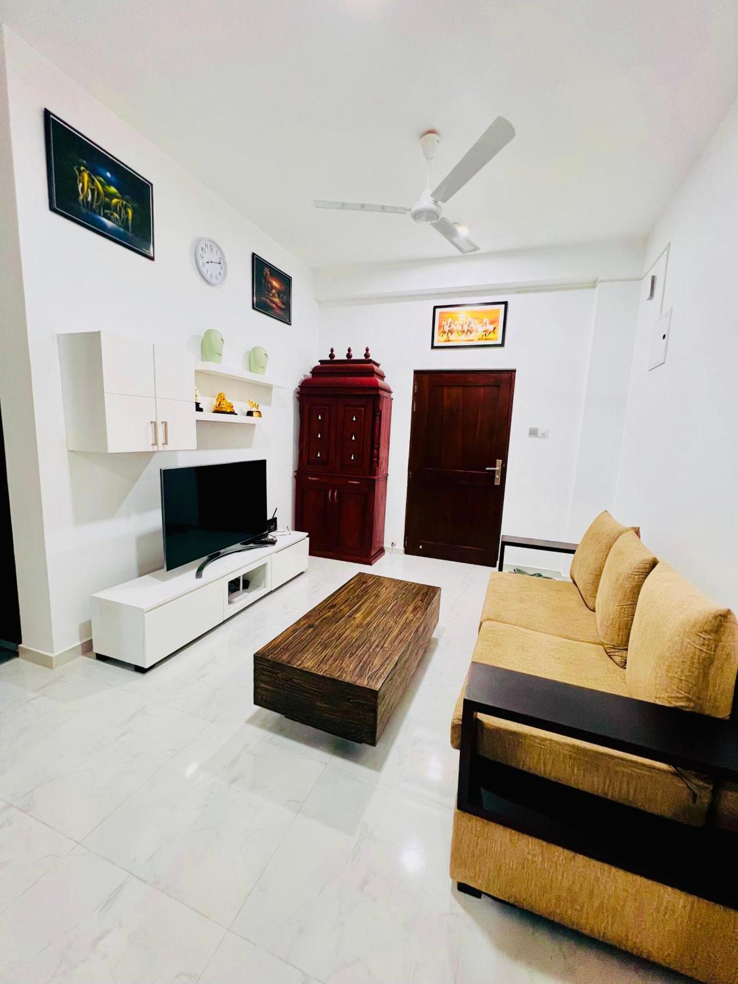Mode No 03 Road Mount Lavinia ,dehiwala ,2 Bed Rooms,fully Furnished Colombo Srilanka