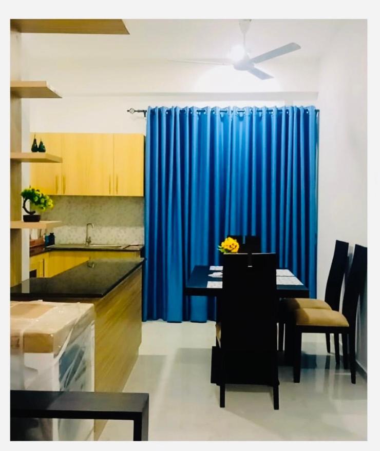Apartment Mode No 03 Road Mount Lavinia ,dehiwala ,2 Bed Rooms,fully Furnished Colombo Srilanka *