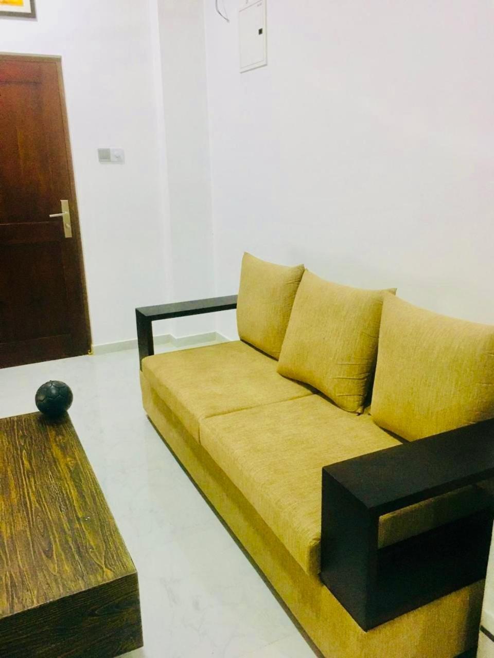 Apartment Mode No 03 Road Mount Lavinia ,dehiwala ,2 Bed Rooms,fully Furnished Colombo Srilanka *